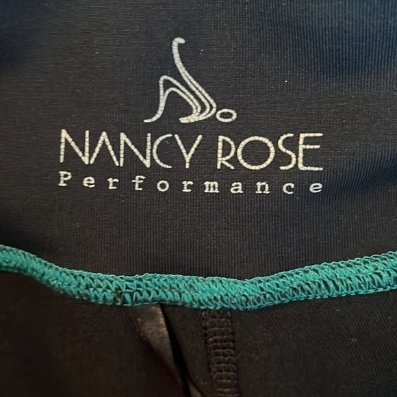 Nancy Rose Performance Women’s black capri leggings, size small EUC - Picture 5 of 5